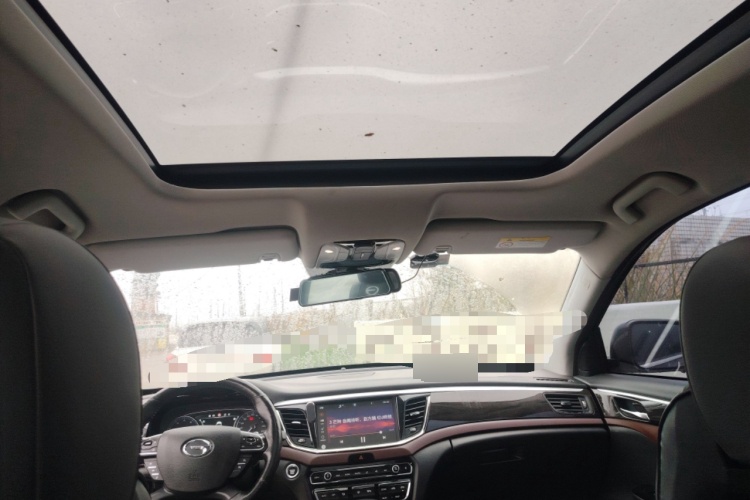 2017 GAC Gonow Trumpchi GS8 - Main View