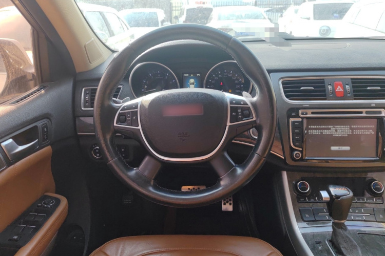 2015 Haval H8 - Main View
