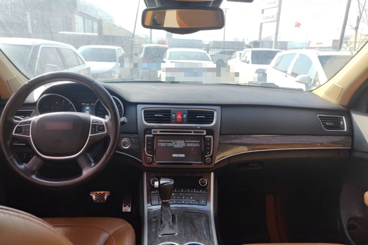 2015 Haval H8 - Main View