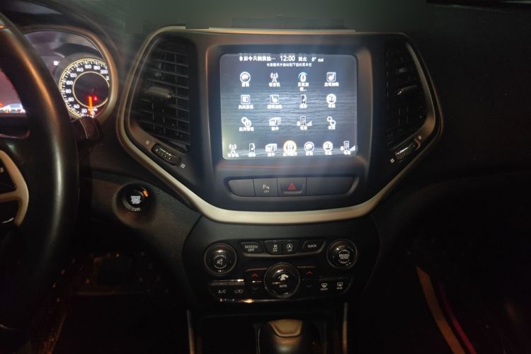 2017 Jeep Cherokee - Main View