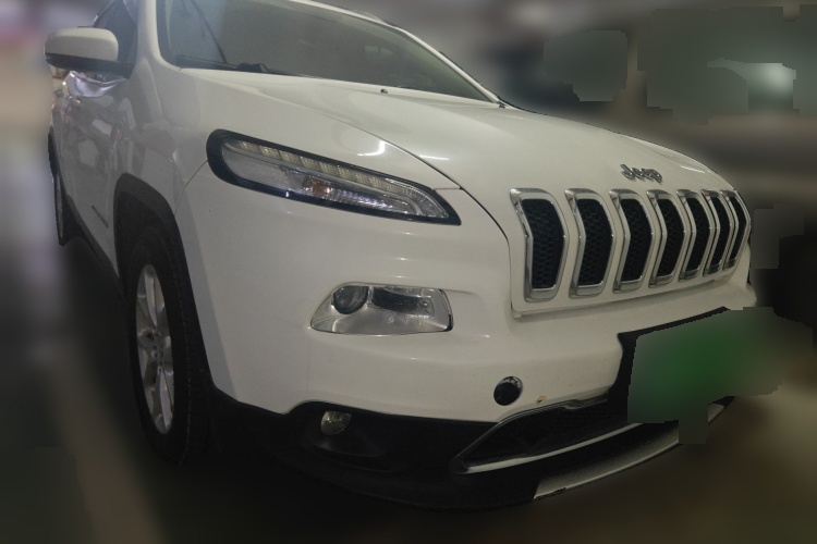 2017 Jeep Cherokee - Main View