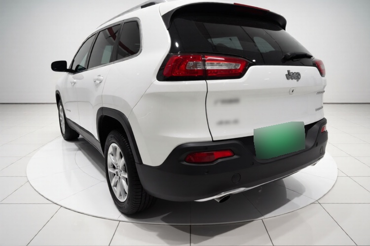 2017 Jeep Cherokee - Main View
