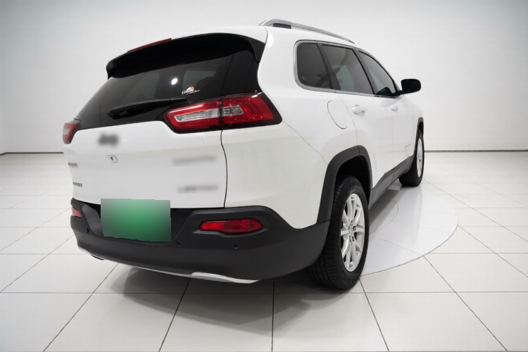 2017 Jeep Cherokee - Main View