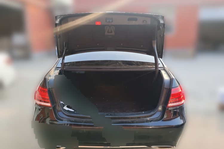2015 Mercedes-Benz E-Class - Main View