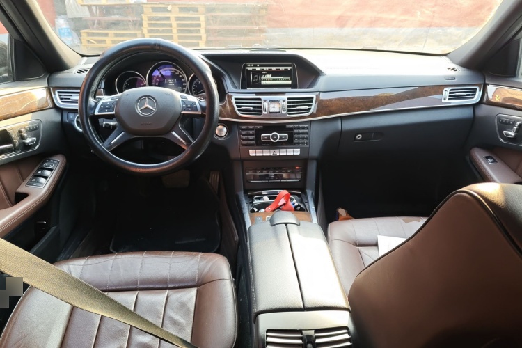 2015 Mercedes-Benz E-Class - Main View