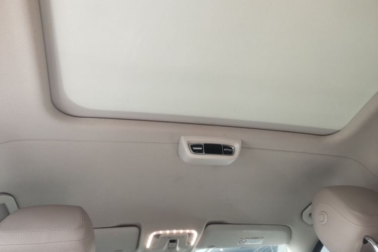 2021 Mercedes-Benz V-Class - Main View