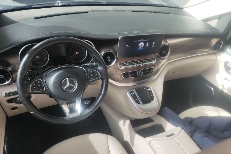 2021 Mercedes-Benz V-Class - Main View