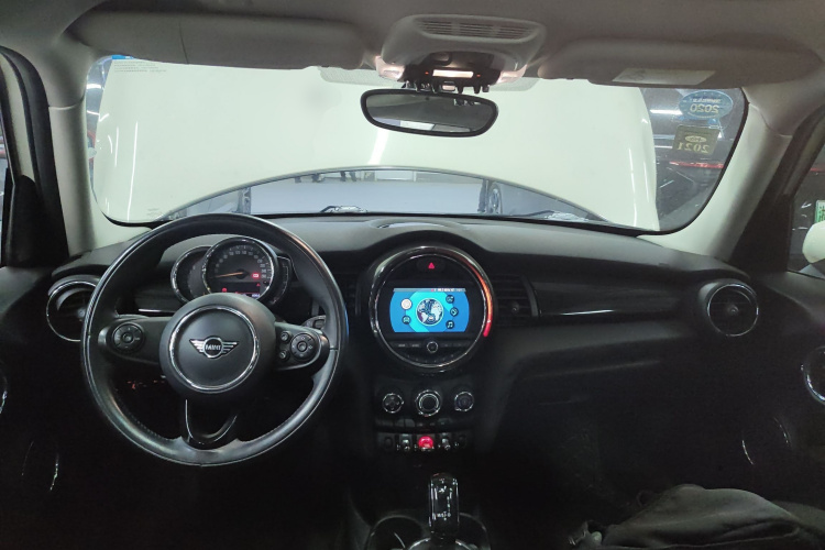 2019 MINI 15t One Plus Five Door Version C161634857182578 - Main View