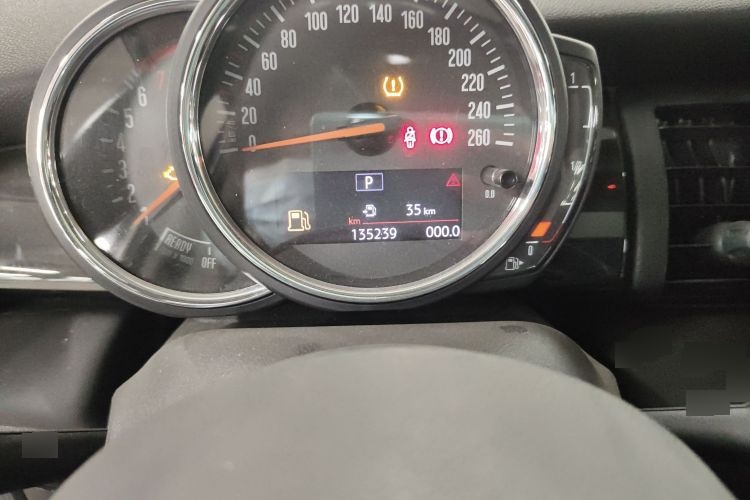 2019 MINI 15t One Plus Five Door Version C161634857182578 - Main View