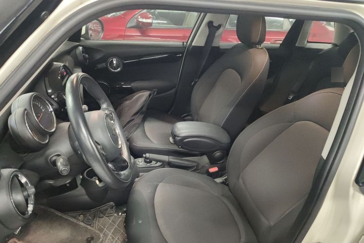 2019 MINI 15t One Plus Five Door Version C161634857182578 - Main View