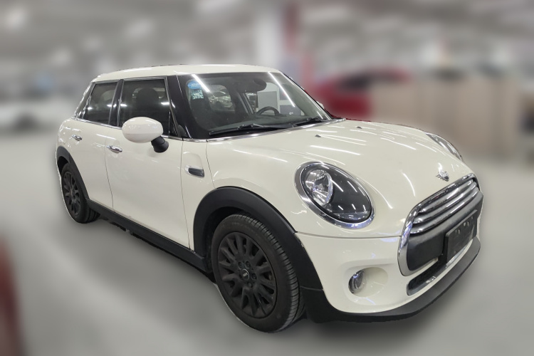 2019 MINI 15t One Plus Five Door Version C161634857182578 - Main View