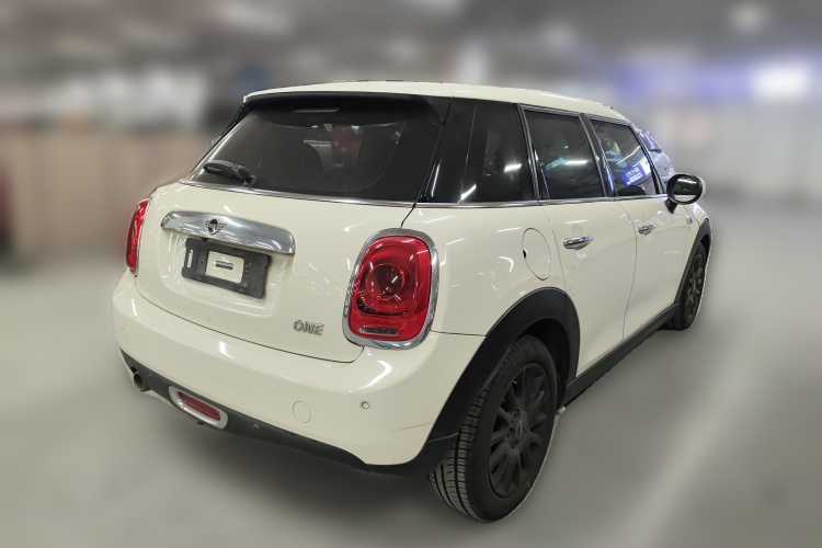 2019 MINI 15t One Plus Five Door Version C161634857182578 - Main View
