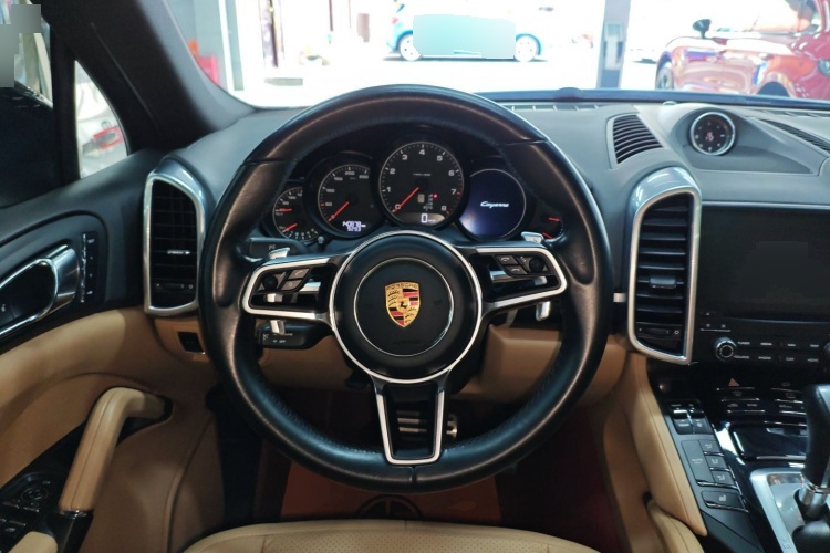 2016 Porsche Cayenne 30t C163357546445185 - Main View