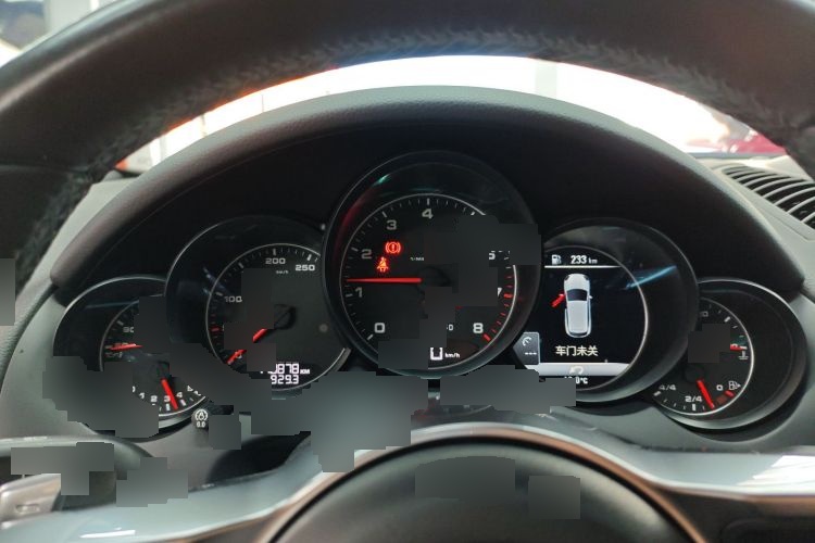 2016 Porsche Cayenne 30t C163357546445185 - Main View