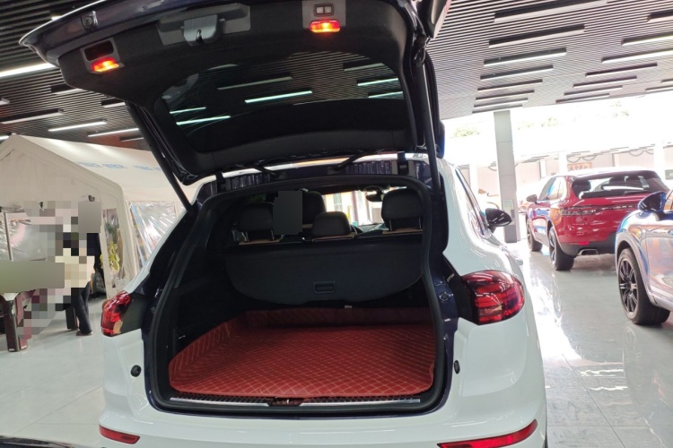 2016 Porsche Cayenne 30t C163357546445185 - Main View
