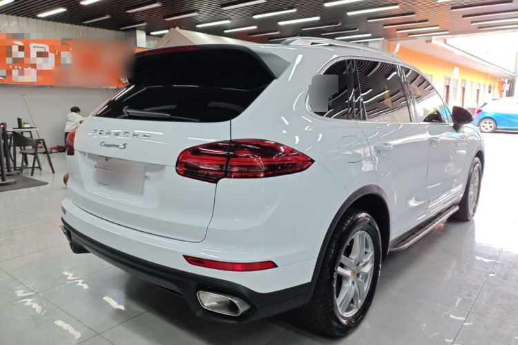 2016 Porsche Cayenne 30t C163357546445185 - Main View