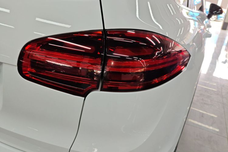 2016 Porsche Cayenne 30t C163357546445185 - Main View