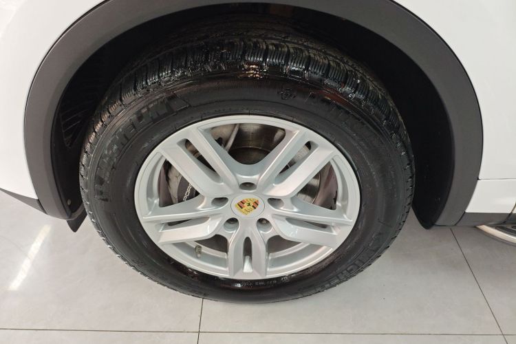 2016 Porsche Cayenne 30t C163357546445185 - Main View
