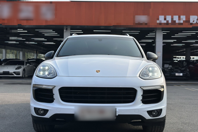 2016 Porsche Cayenne 30t C163357546445185 - Main View