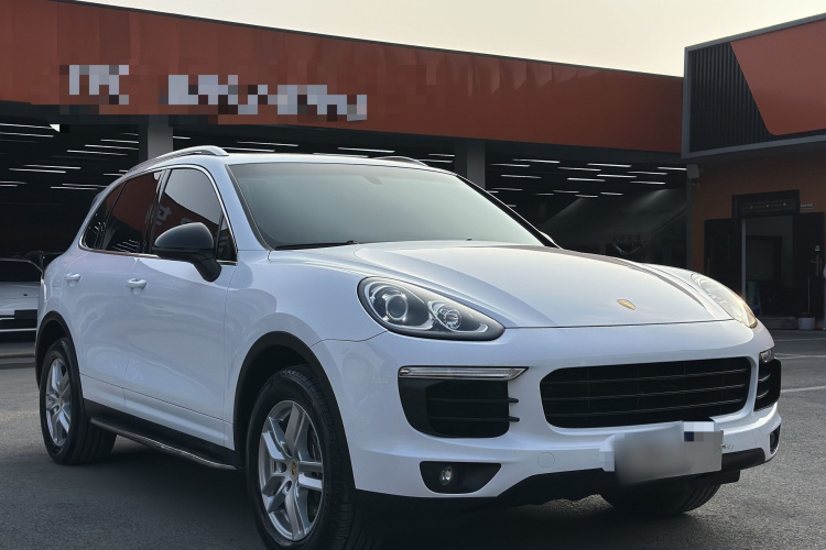 2016 Porsche Cayenne 30t C163357546445185 - Main View