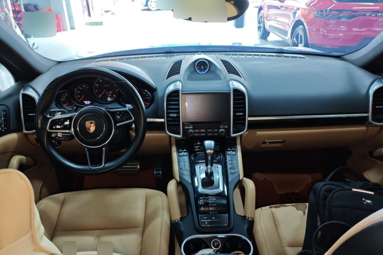 2016 Porsche Cayenne 30t C163357546445185 - Main View