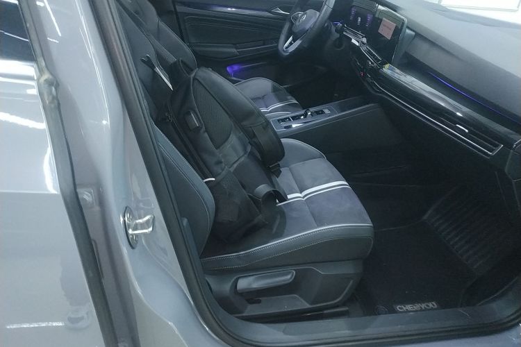 2021 Volkswagen Golf - Main View