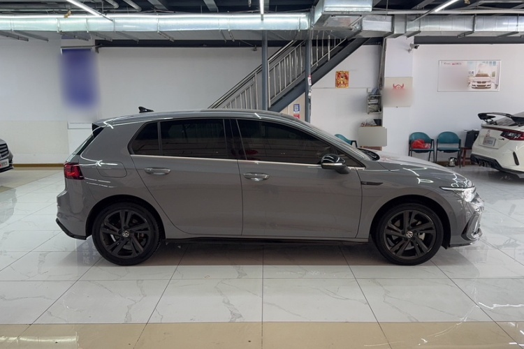 2021 Volkswagen Golf - Main View