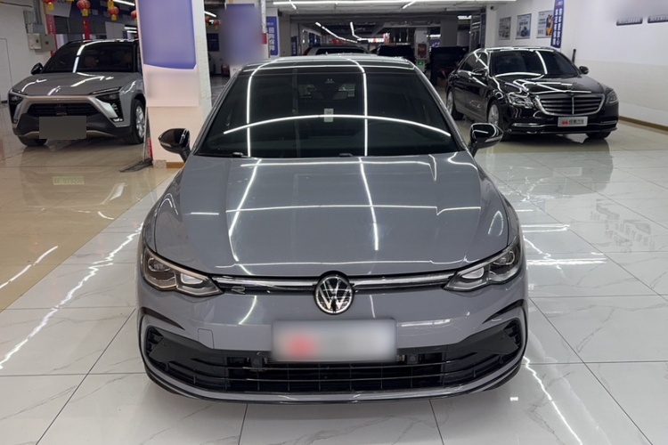 2021 Volkswagen Golf - Main View