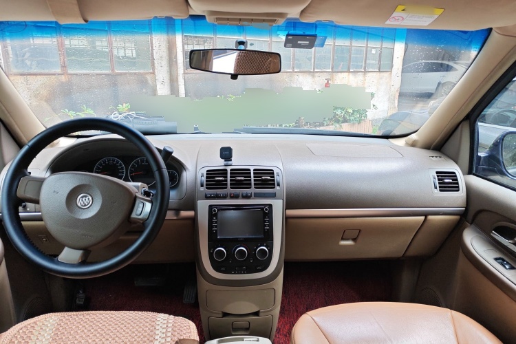 2017 Buick GL8 - Main View