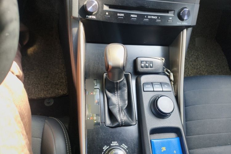 2013 Lexus IS - Main View