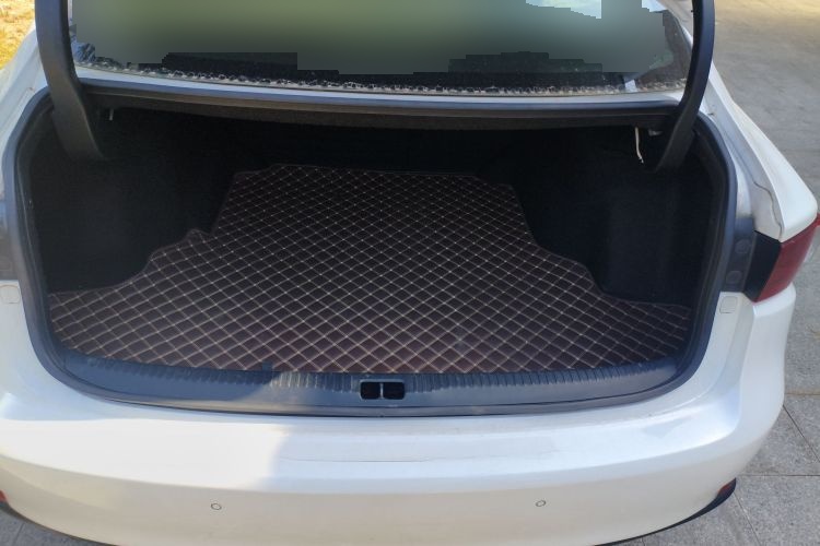 2013 Lexus IS - Main View