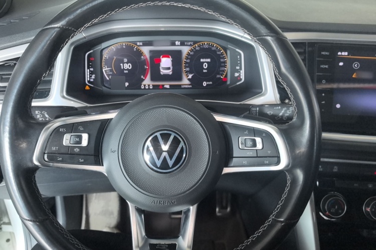 2021 Volkswagen T-ROC - Main View