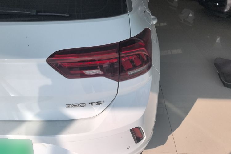 2021 Volkswagen T-ROC - Main View