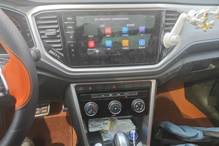 2022 Volkswagen T-ROC - Main View