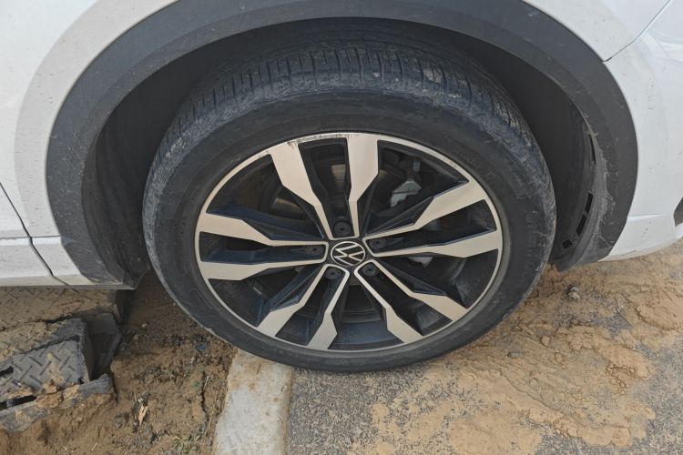 2022 Volkswagen T-ROC - Main View