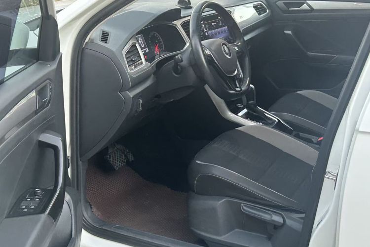2022 Volkswagen T-ROC - Main View