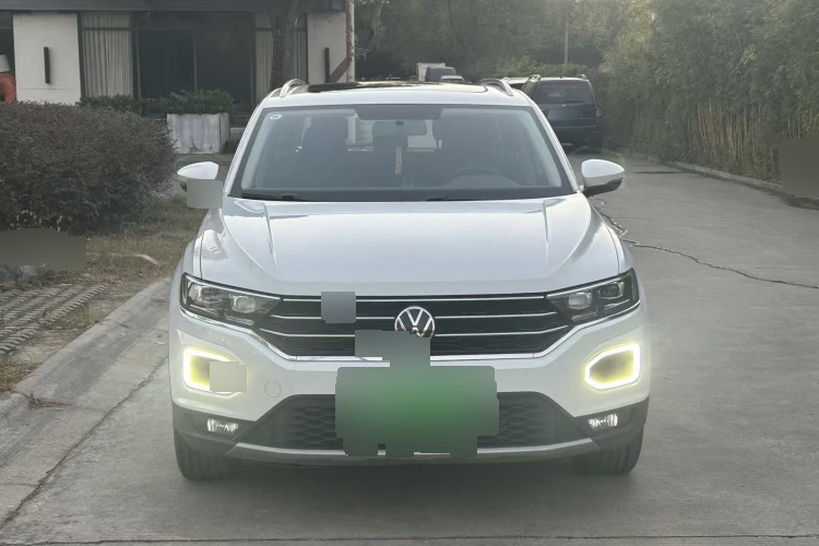 2022 Volkswagen T-ROC - Main View