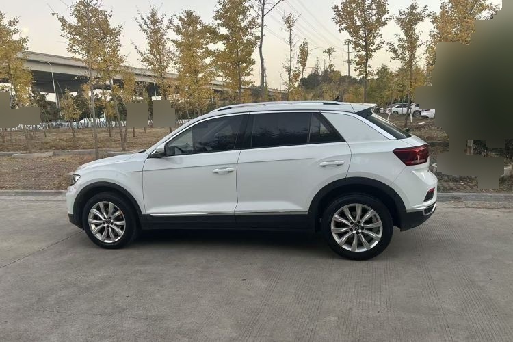 2022 Volkswagen T-ROC - Main View