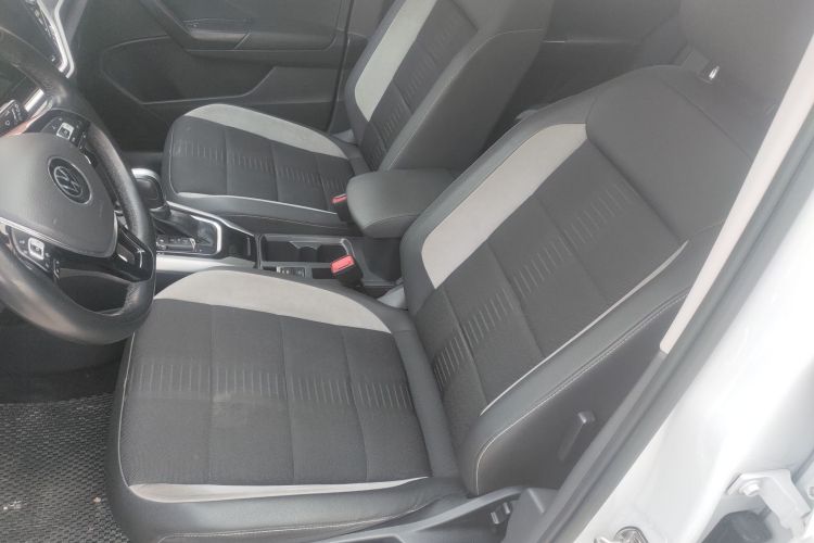 2022 Volkswagen T-ROC - Main View