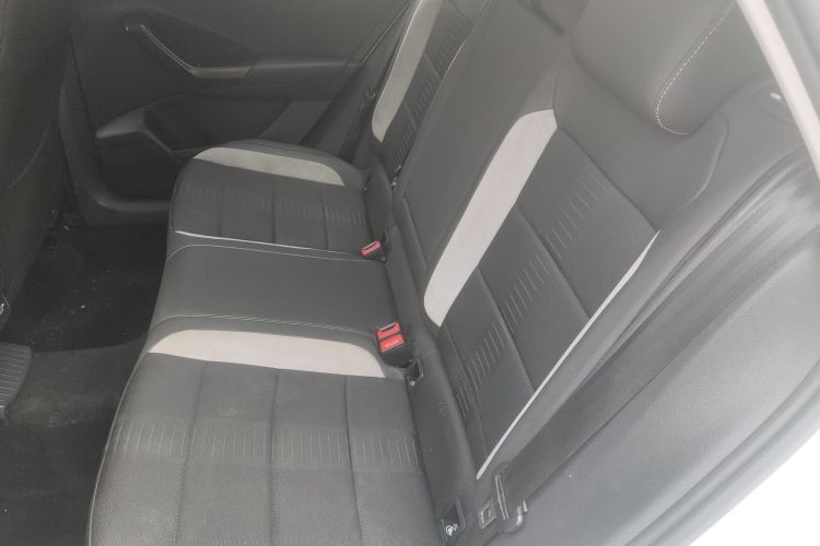2022 Volkswagen T-ROC - Main View