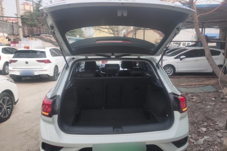 2022 Volkswagen T-ROC - Main View