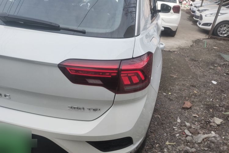 2022 Volkswagen T-ROC - Main View