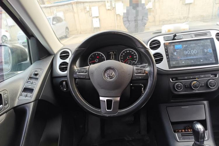 2017 Volkswagen Tiguan - Main View