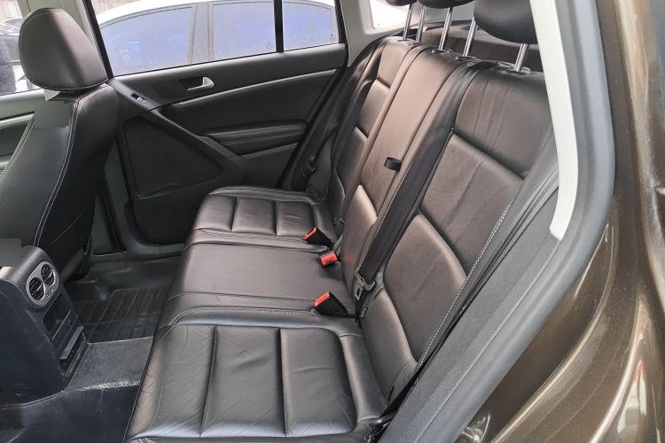 2017 Volkswagen Tiguan - Main View