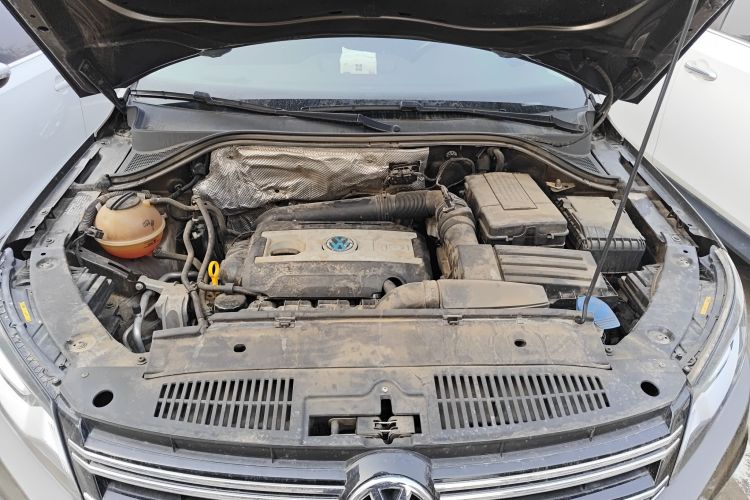 2017 Volkswagen Tiguan - Main View