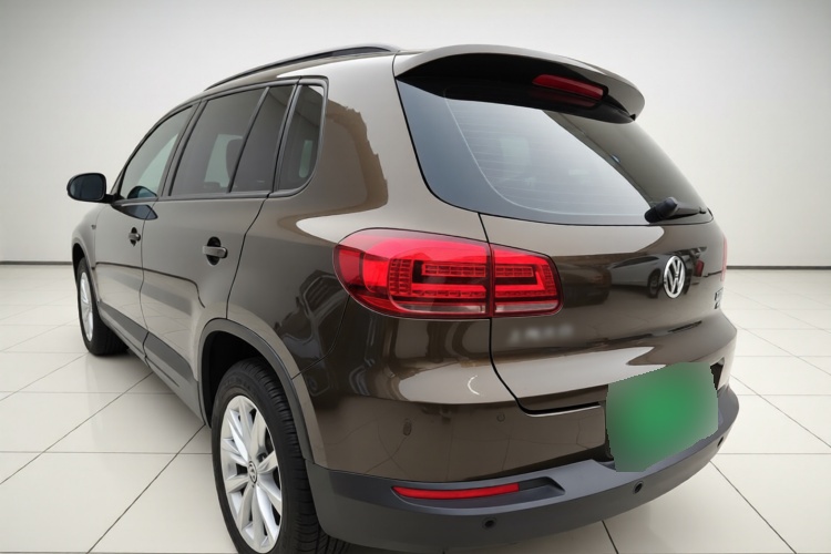 2017 Volkswagen Tiguan - Main View
