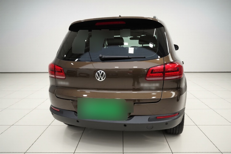 2017 Volkswagen Tiguan - Main View