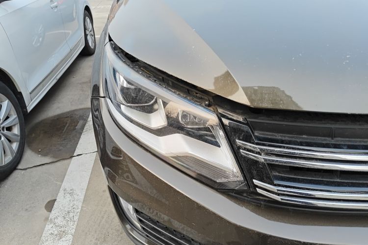 2017 Volkswagen Tiguan - Main View