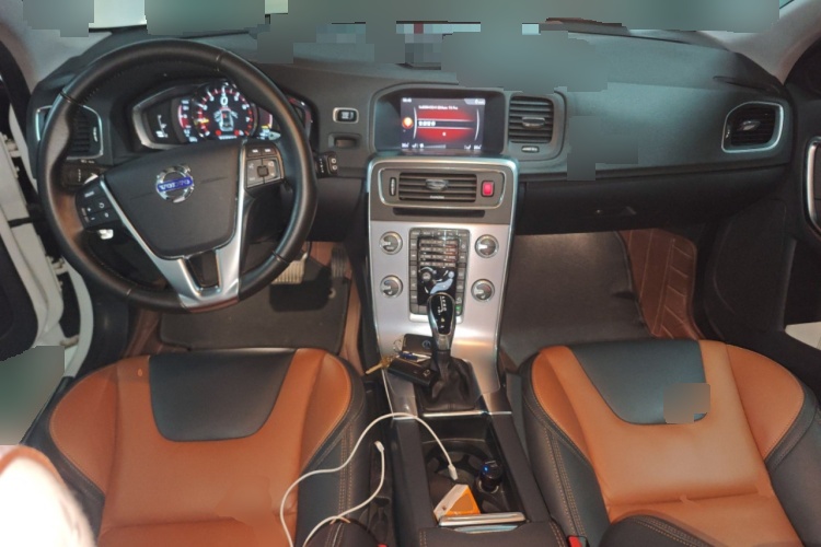 2017 Volvo V60 - Main View
