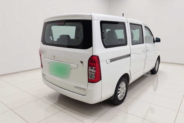 2016 Wuling Motors Wuling Rongguang V - Main View